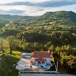 Villa Luxury Santa Cruz With Xl Pool And Jacuzzi Potpićan