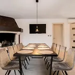 Villa Luxury Santa Cruz With Xl Pool And Jacuzzi Potpićan