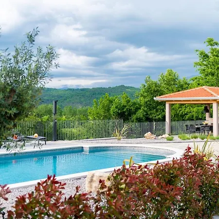 Luxury Santa Cruz With Xl Pool And Jacuzzi Villa *