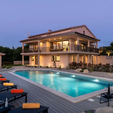 Luxury Santa Cruz With Xl Pool&jacuzzi Potpićan