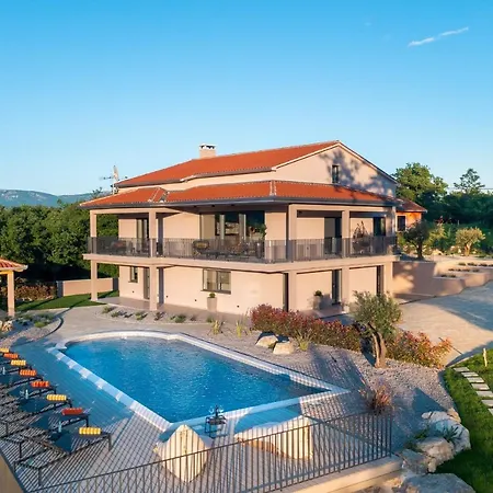 Luxury Santa Cruz With Xl Pool And Jacuzzi