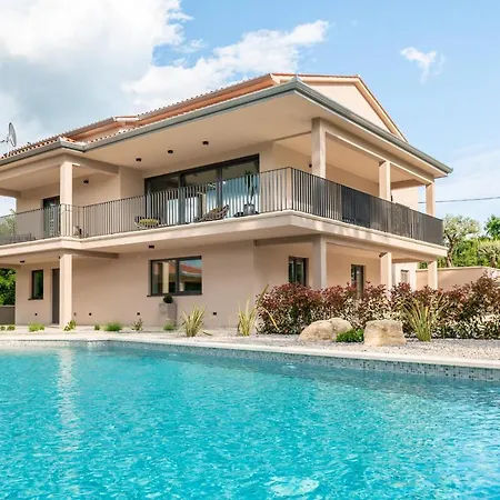 Luxury Santa Cruz With Xl Pool And Jacuzzi