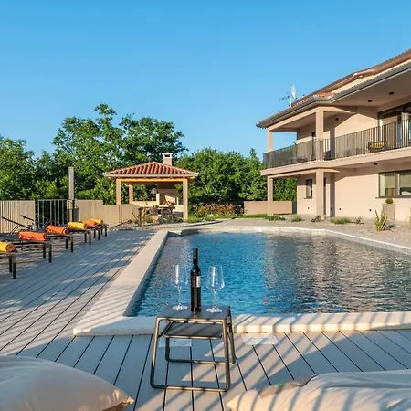 Luxury Santa Cruz With Xl Pool&jacuzzi Potpićan