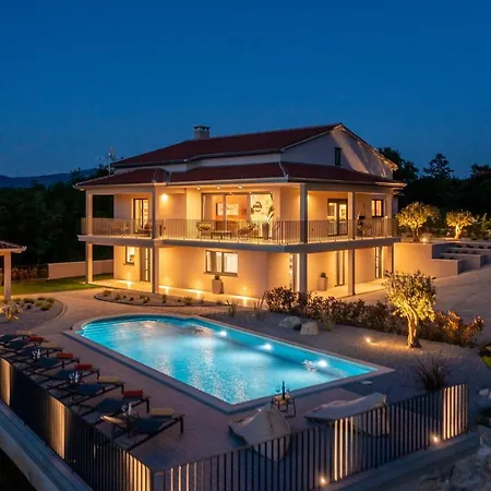 Luxury Santa Cruz With Xl Pool And Jacuzzi